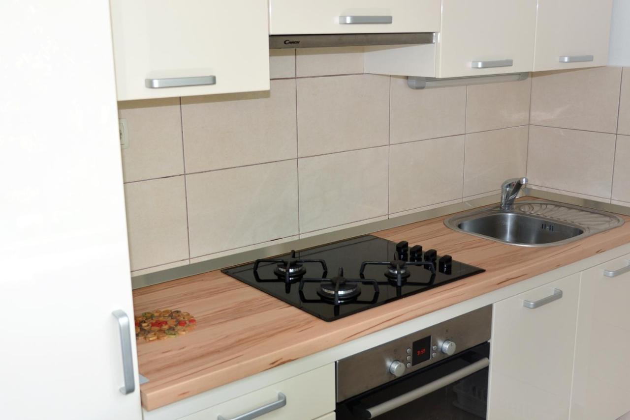 מימיצה Apartments By The Sea Pisak, Omis - 658 מראה חיצוני תמונה