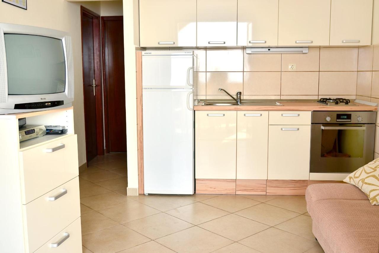 מימיצה Apartments By The Sea Pisak, Omis - 658 מראה חיצוני תמונה